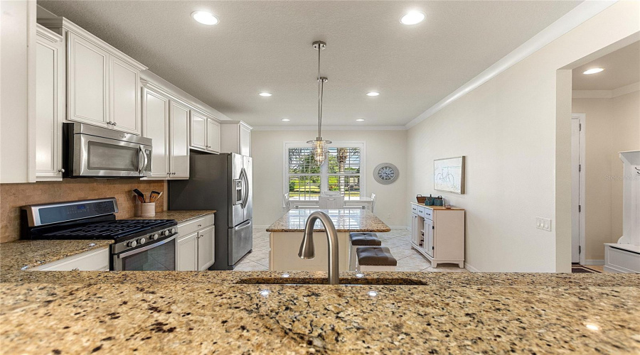 DAVENPORT, Florida 33837, 3 Bedrooms Bedrooms, ,2 BathroomsBathrooms,Residential,For Sale,ZAMORA,0,MFRS5137574