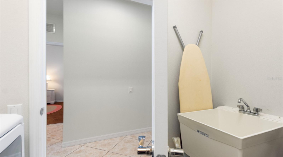 DAVENPORT, Florida 33837, 3 Bedrooms Bedrooms, ,2 BathroomsBathrooms,Residential,For Sale,ZAMORA,0,MFRS5137574