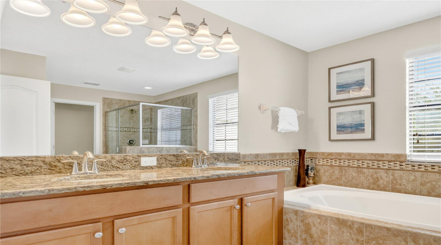 DAVENPORT, Florida 33896, 5 Bedrooms Bedrooms, ,4 BathroomsBathrooms,Residential,For Sale,MOON VALLEY,0,MFRO6357585