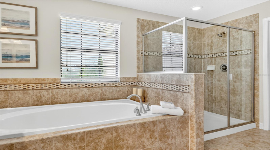 DAVENPORT, Florida 33896, 5 Bedrooms Bedrooms, ,4 BathroomsBathrooms,Residential,For Sale,MOON VALLEY,0,MFRO6357585