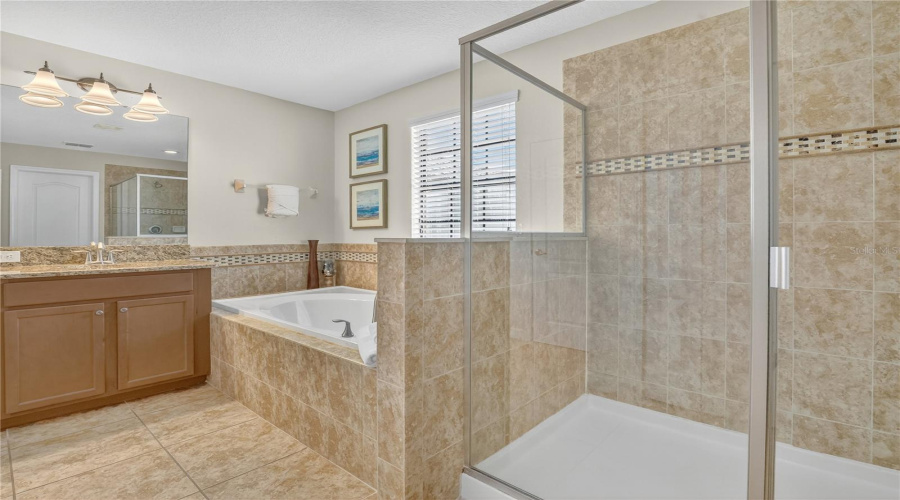 DAVENPORT, Florida 33896, 5 Bedrooms Bedrooms, ,4 BathroomsBathrooms,Residential,For Sale,MOON VALLEY,0,MFRO6357585