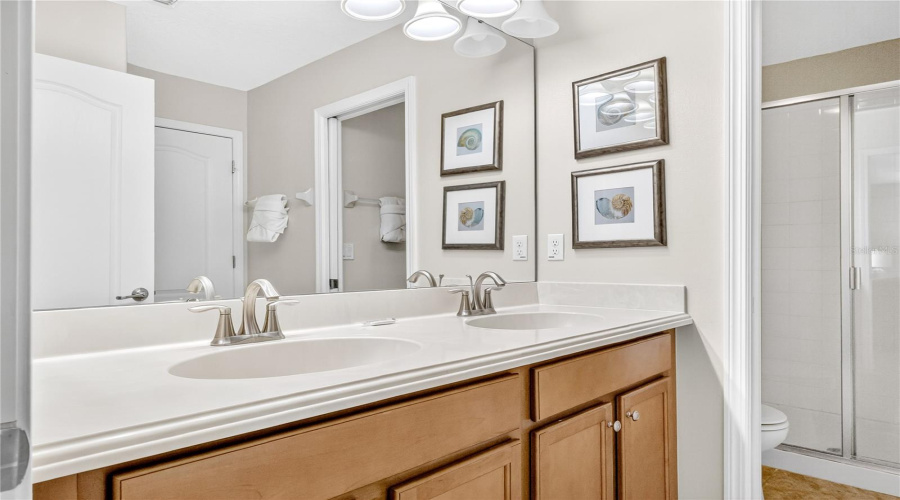 DAVENPORT, Florida 33896, 5 Bedrooms Bedrooms, ,4 BathroomsBathrooms,Residential,For Sale,MOON VALLEY,0,MFRO6357585