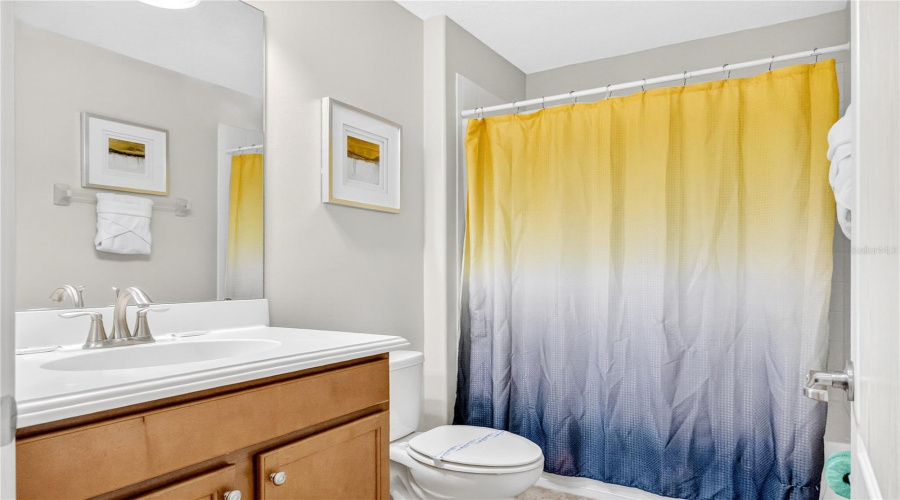 DAVENPORT, Florida 33896, 5 Bedrooms Bedrooms, ,4 BathroomsBathrooms,Residential,For Sale,MOON VALLEY,0,MFRO6357585