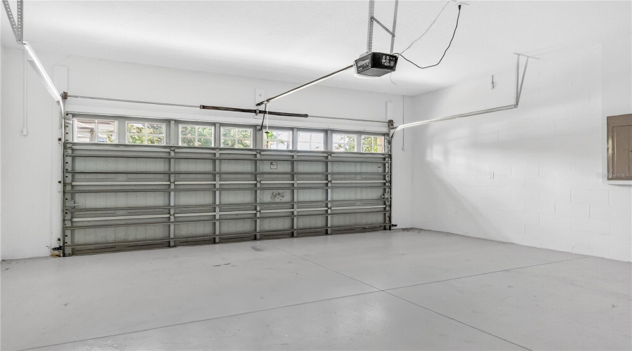 DAVENPORT, Florida 33896, 5 Bedrooms Bedrooms, ,4 BathroomsBathrooms,Residential,For Sale,MOON VALLEY,0,MFRO6357585