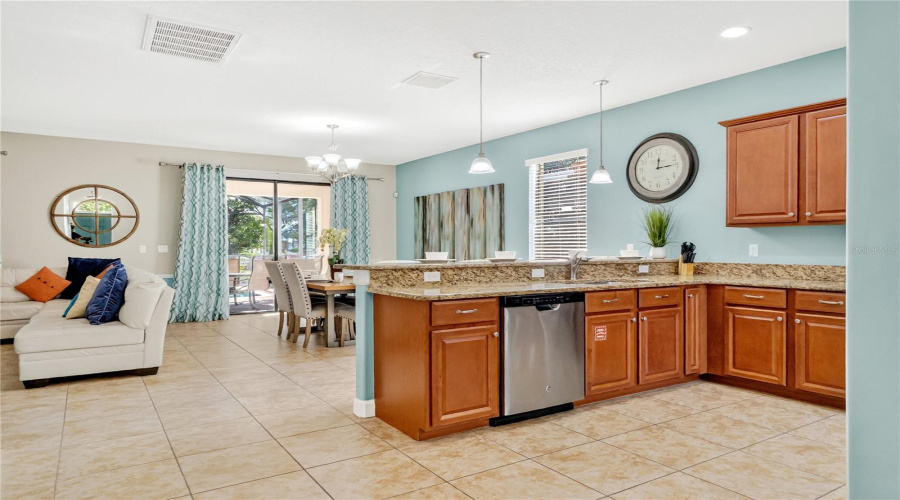 DAVENPORT, Florida 33896, 5 Bedrooms Bedrooms, ,4 BathroomsBathrooms,Residential,For Sale,MOON VALLEY,0,MFRO6357585