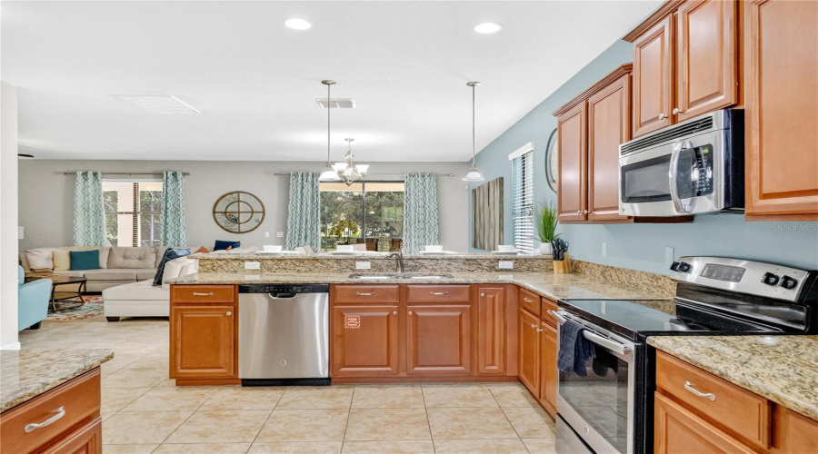 DAVENPORT, Florida 33896, 5 Bedrooms Bedrooms, ,4 BathroomsBathrooms,Residential,For Sale,MOON VALLEY,0,MFRO6357585