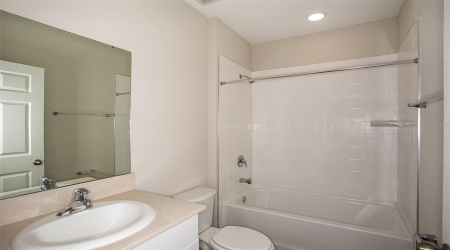 DAVENPORT, Florida 33837, 5 Bedrooms Bedrooms, ,3 BathroomsBathrooms,Residential,For Sale,RIVER BEACON,0,MFRTB8445548