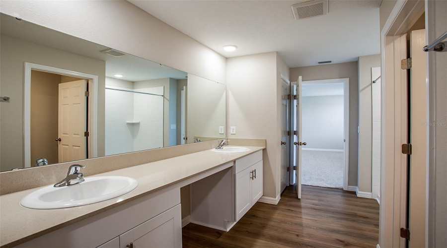 DAVENPORT, Florida 33837, 5 Bedrooms Bedrooms, ,3 BathroomsBathrooms,Residential,For Sale,RIVER BEACON,0,MFRTB8445548