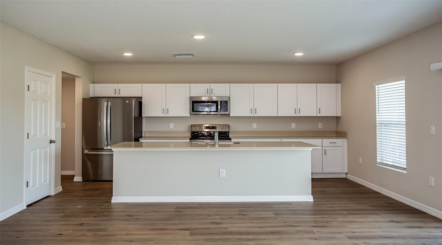 DAVENPORT, Florida 33837, 5 Bedrooms Bedrooms, ,3 BathroomsBathrooms,Residential,For Sale,RIVER BEACON,0,MFRTB8445548