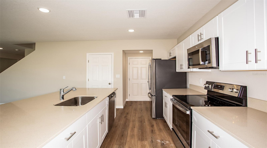 DAVENPORT, Florida 33837, 5 Bedrooms Bedrooms, ,3 BathroomsBathrooms,Residential,For Sale,RIVER BEACON,0,MFRTB8445548