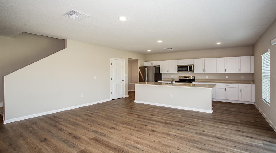 DAVENPORT, Florida 33837, 5 Bedrooms Bedrooms, ,3 BathroomsBathrooms,Residential,For Sale,RIVER BEACON,0,MFRTB8445548