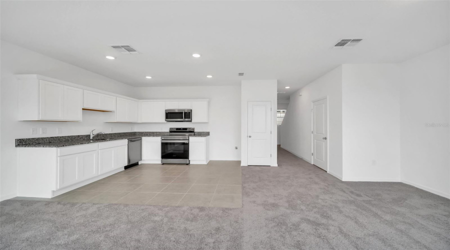 DAVENPORT, Florida 33837, 3 Bedrooms Bedrooms, ,2 BathroomsBathrooms,Residential,For Sale,MANDOVI,0,MFRO6255837