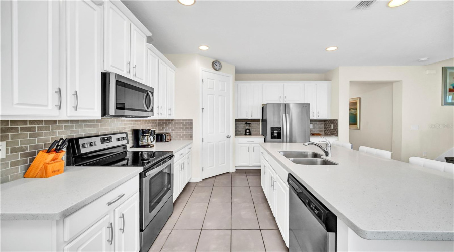 KISSIMMEE, Florida 34747, 4 Bedrooms Bedrooms, ,3 BathroomsBathrooms,Residential,For Sale,FLAMINGO KEY,0,MFRO6358694