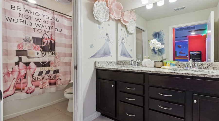 DAVENPORT, Florida 33897, 5 Bedrooms Bedrooms, ,4 BathroomsBathrooms,Residential,For Sale,LANA,0,MFRO6357667