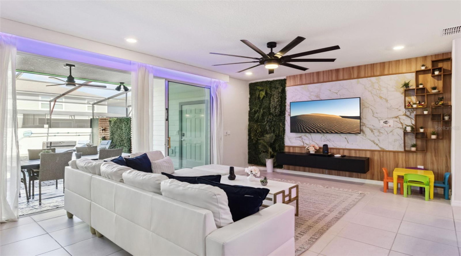 DAVENPORT, Florida 33897, 5 Bedrooms Bedrooms, ,4 BathroomsBathrooms,Residential,For Sale,LANA,0,MFRO6357667