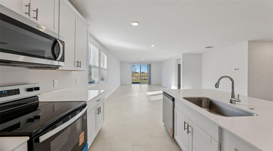 DAVENPORT, Florida 33837, 3 Bedrooms Bedrooms, ,2 BathroomsBathrooms,Residential,For Sale,MUD CANYON,0,MFRO6358408