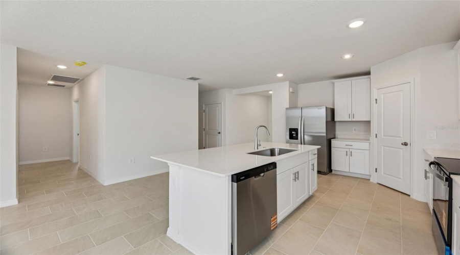 DAVENPORT, Florida 33837, 3 Bedrooms Bedrooms, ,2 BathroomsBathrooms,Residential,For Sale,MUD CANYON,0,MFRO6358408