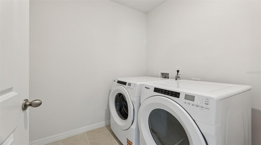 DAVENPORT, Florida 33837, 3 Bedrooms Bedrooms, ,2 BathroomsBathrooms,Residential,For Sale,MUD CANYON,0,MFRO6358408