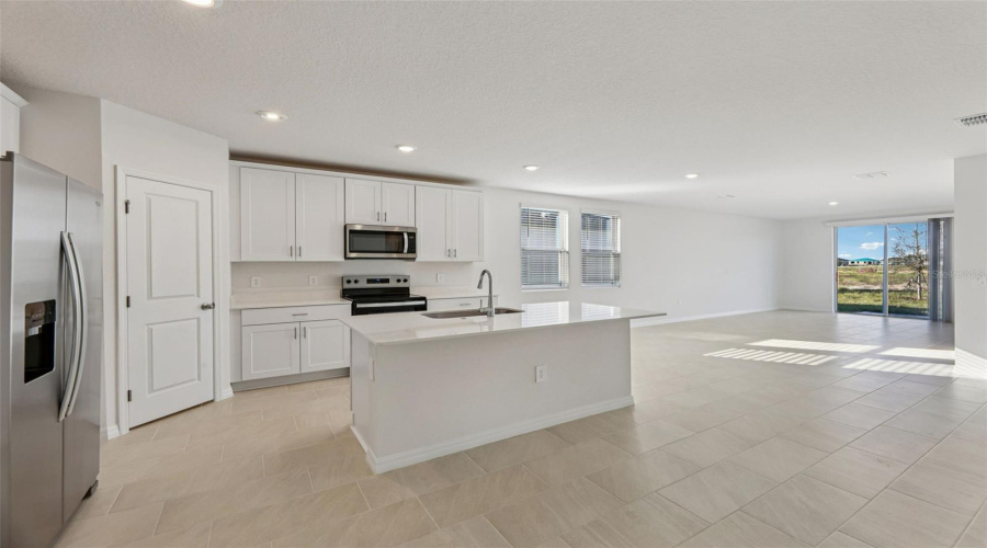 DAVENPORT, Florida 33837, 3 Bedrooms Bedrooms, ,2 BathroomsBathrooms,Residential,For Sale,MUD CANYON,0,MFRO6358408