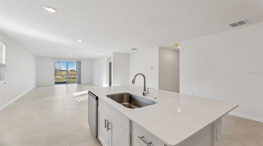 DAVENPORT, Florida 33837, 3 Bedrooms Bedrooms, ,2 BathroomsBathrooms,Residential,For Sale,MUD CANYON,0,MFRO6358408