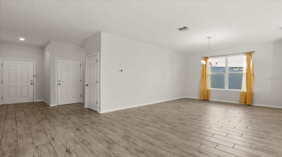 DAVENPORT, Florida 33896, 4 Bedrooms Bedrooms, ,2 BathroomsBathrooms,Residential,For Sale,ABERDEEN,0,MFRO6358760