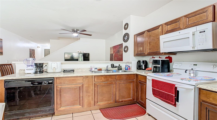 KISSIMMEE, Florida 34747, 3 Bedrooms Bedrooms, ,3 BathroomsBathrooms,Residential,For Sale,MAYAGUANA,0,MFRO6308205