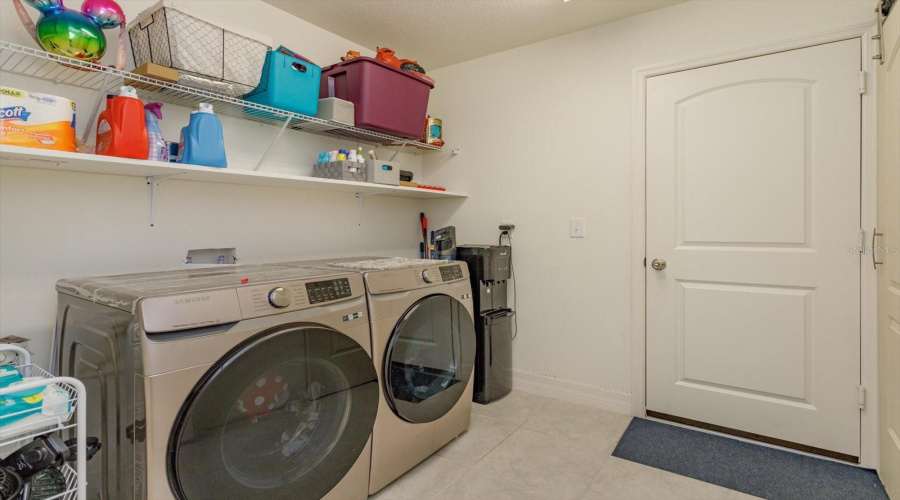 DAVENPORT, Florida 33897, 4 Bedrooms Bedrooms, ,2 BathroomsBathrooms,Residential,For Sale,PAPAYA,0,MFRG5104059