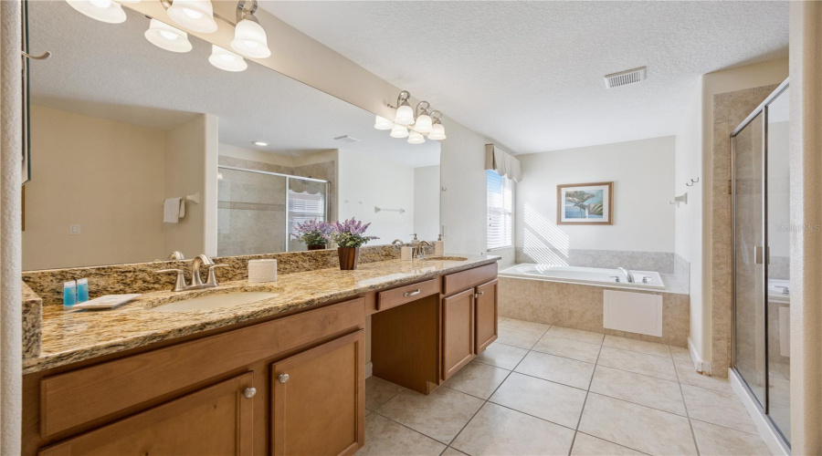 KISSIMMEE, Florida 34747, 6 Bedrooms Bedrooms, ,5 BathroomsBathrooms,Residential,For Sale,CANDY PALM,0,MFRO6357524