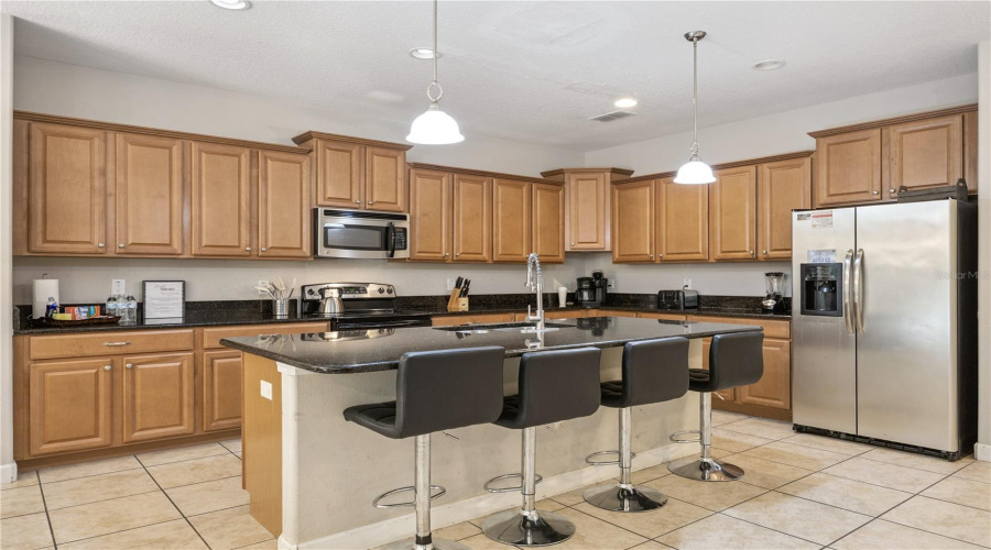 KISSIMMEE, Florida 34747, 6 Bedrooms Bedrooms, ,5 BathroomsBathrooms,Residential,For Sale,CANDY PALM,0,MFRO6357524