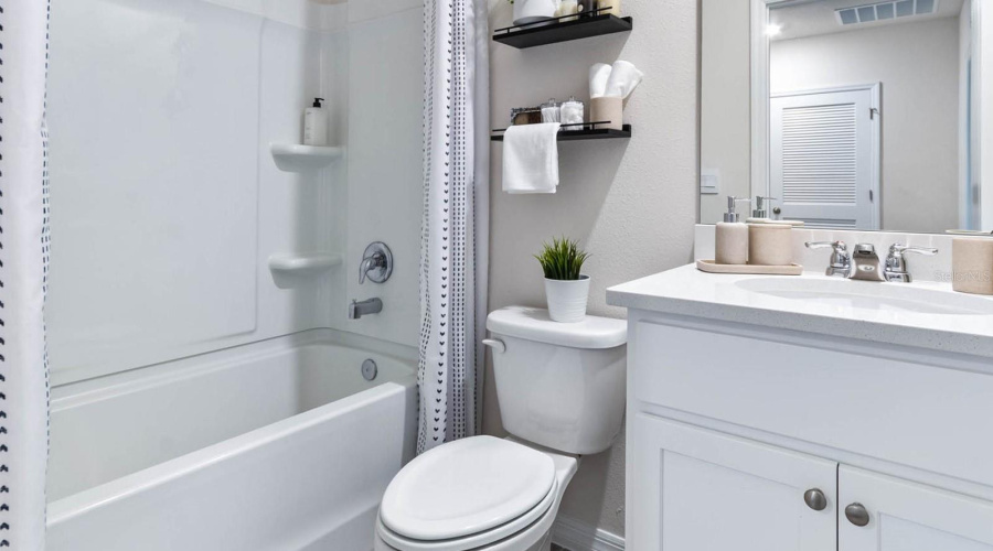 DAVENPORT, Florida 33837, 3 Bedrooms Bedrooms, ,2 BathroomsBathrooms,Residential,For Sale,PENGUIN,0,MFRO6326820