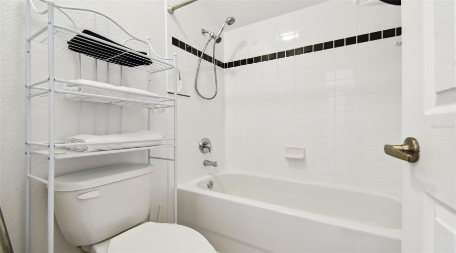 DAVENPORT, Florida 33837, 5 Bedrooms Bedrooms, ,3 BathroomsBathrooms,Residential,For Sale,CADIZ,0,MFRS5126628