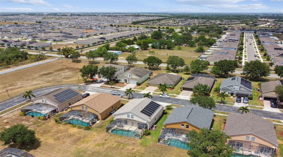 DAVENPORT, Florida 33837, 5 Bedrooms Bedrooms, ,3 BathroomsBathrooms,Residential,For Sale,CADIZ,0,MFRS5126628