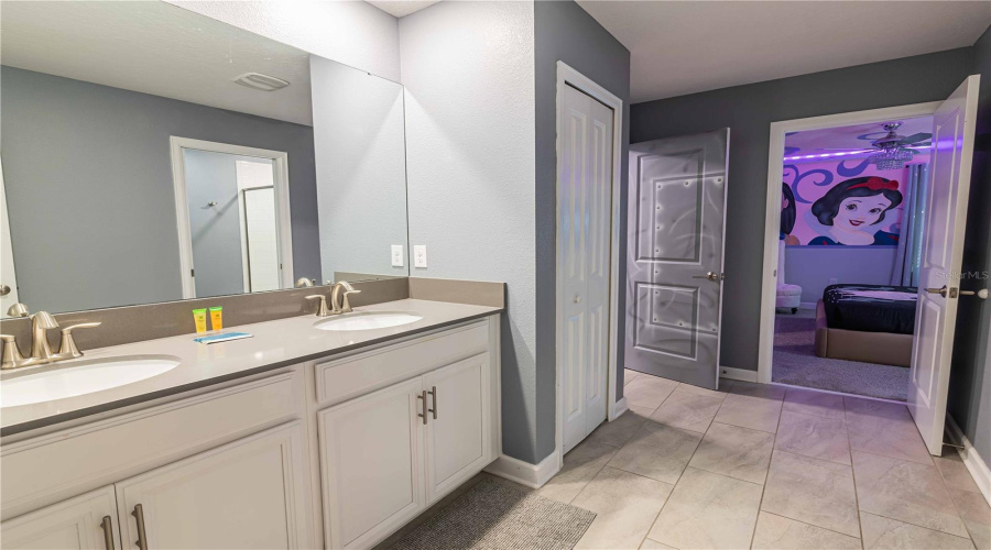 KISSIMMEE, Florida 34746, 8 Bedrooms Bedrooms, ,5 BathroomsBathrooms,Residential,For Sale,NARRATIVE,0,MFRO6358713