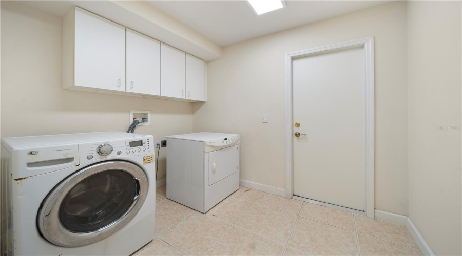 ORLANDO, Florida 32836, 5 Bedrooms Bedrooms, ,3 BathroomsBathrooms,Residential,For Sale,WISCANE,0,MFRO6358607