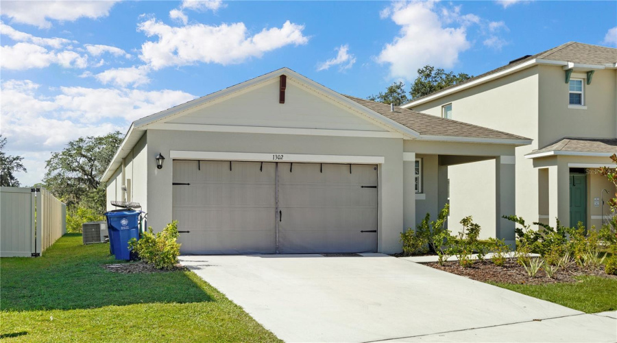 DAVENPORT, Florida 33837, 3 Bedrooms Bedrooms, ,2 BathroomsBathrooms,Residential,For Sale,HOLODAK,0,MFRS5136884