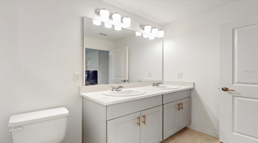 DAVENPORT, Florida 33837, 3 Bedrooms Bedrooms, ,2 BathroomsBathrooms,Residential,For Sale,CANARY,0,MFRS5138188