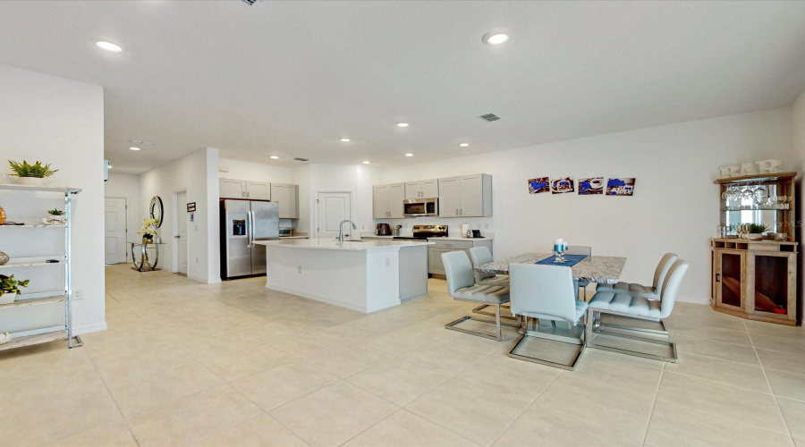 DAVENPORT, Florida 33837, 3 Bedrooms Bedrooms, ,2 BathroomsBathrooms,Residential,For Sale,CANARY,0,MFRS5138188