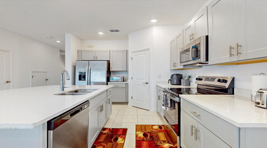 DAVENPORT, Florida 33837, 3 Bedrooms Bedrooms, ,2 BathroomsBathrooms,Residential,For Sale,CANARY,0,MFRS5138188