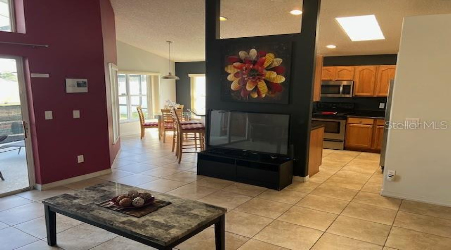 KISSIMMEE, Florida 34747, 4 Bedrooms Bedrooms, ,3 BathroomsBathrooms,Residential,For Sale,ONEIDA,0,MFRO6358789