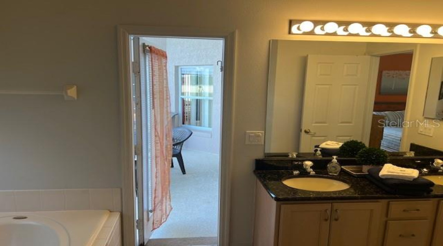 KISSIMMEE, Florida 34747, 4 Bedrooms Bedrooms, ,3 BathroomsBathrooms,Residential,For Sale,ONEIDA,0,MFRO6358789