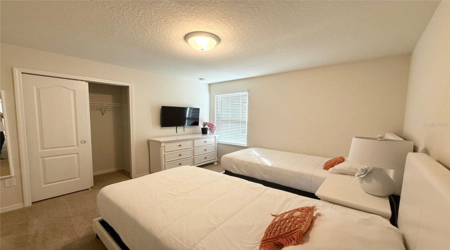 KISSIMMEE, Florida 34747, 9 Bedrooms Bedrooms, ,6 BathroomsBathrooms,Residential,For Sale,LIMA,0,MFRO6359137