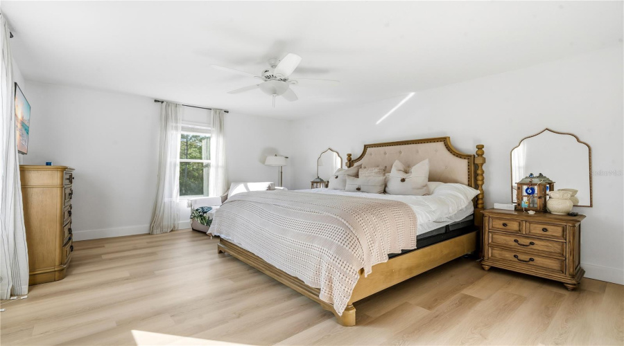 KISSIMMEE, Florida 34747, 5 Bedrooms Bedrooms, ,5 BathroomsBathrooms,Residential,For Sale,BANANA PALM,0,MFRO6358978