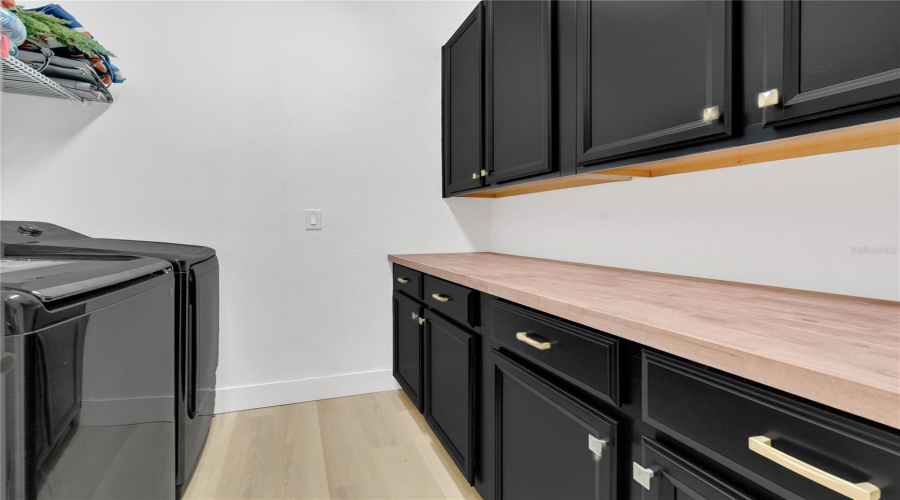 KISSIMMEE, Florida 34747, 5 Bedrooms Bedrooms, ,5 BathroomsBathrooms,Residential,For Sale,BANANA PALM,0,MFRO6358978