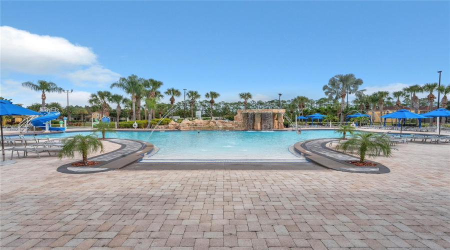 KISSIMMEE, Florida 34747, 5 Bedrooms Bedrooms, ,5 BathroomsBathrooms,Residential,For Sale,BANANA PALM,0,MFRO6358978