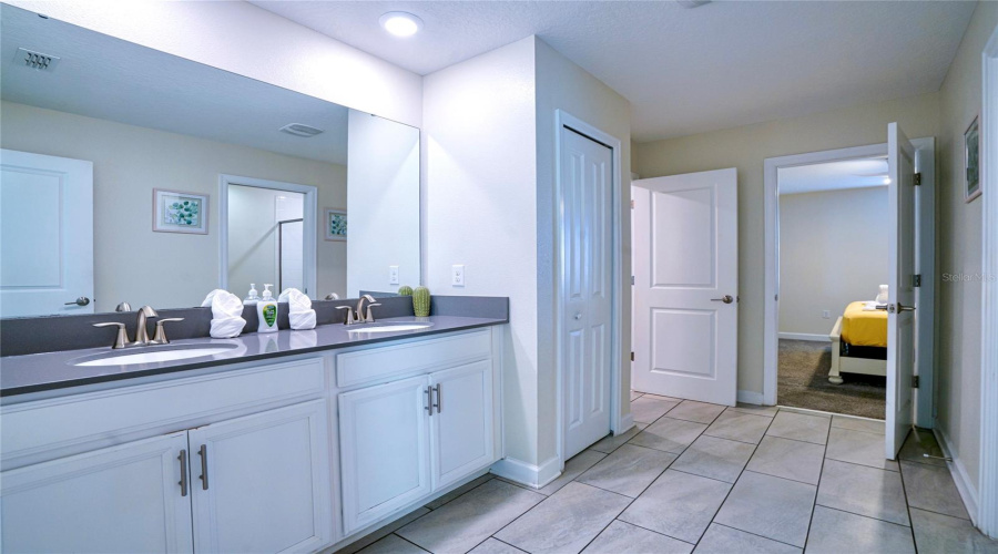 KISSIMMEE, Florida 34746, 9 Bedrooms Bedrooms, ,5 BathroomsBathrooms,Residential,For Sale,NARRATIVE,0,MFRO6359180