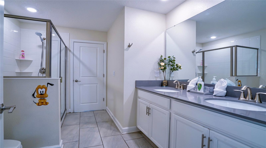 KISSIMMEE, Florida 34746, 9 Bedrooms Bedrooms, ,5 BathroomsBathrooms,Residential,For Sale,NARRATIVE,0,MFRO6359180