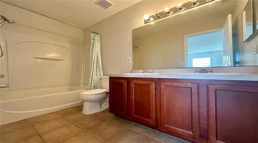 DAVENPORT, Florida 33897, 3 Bedrooms Bedrooms, ,2 BathroomsBathrooms,Residential,For Sale,RONA,0,MFRO6359132