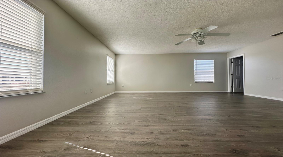 DAVENPORT, Florida 33897, 3 Bedrooms Bedrooms, ,2 BathroomsBathrooms,Residential,For Sale,RONA,0,MFRO6359132