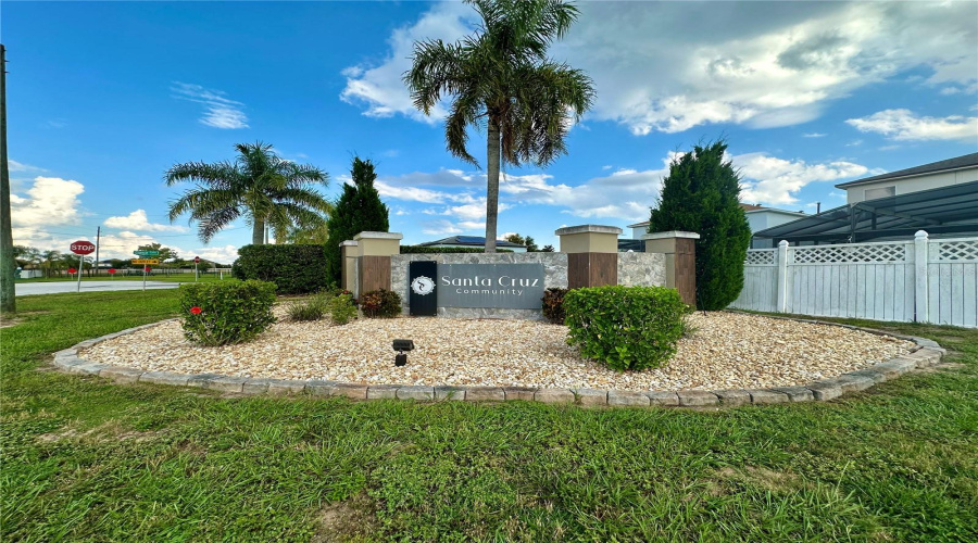 DAVENPORT, Florida 33897, 3 Bedrooms Bedrooms, ,2 BathroomsBathrooms,Residential,For Sale,RONA,0,MFRO6359132