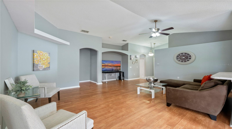 DAVENPORT, Florida 33837, 3 Bedrooms Bedrooms, ,2 BathroomsBathrooms,Residential,For Sale,ROLLINS,0,MFRO6359304